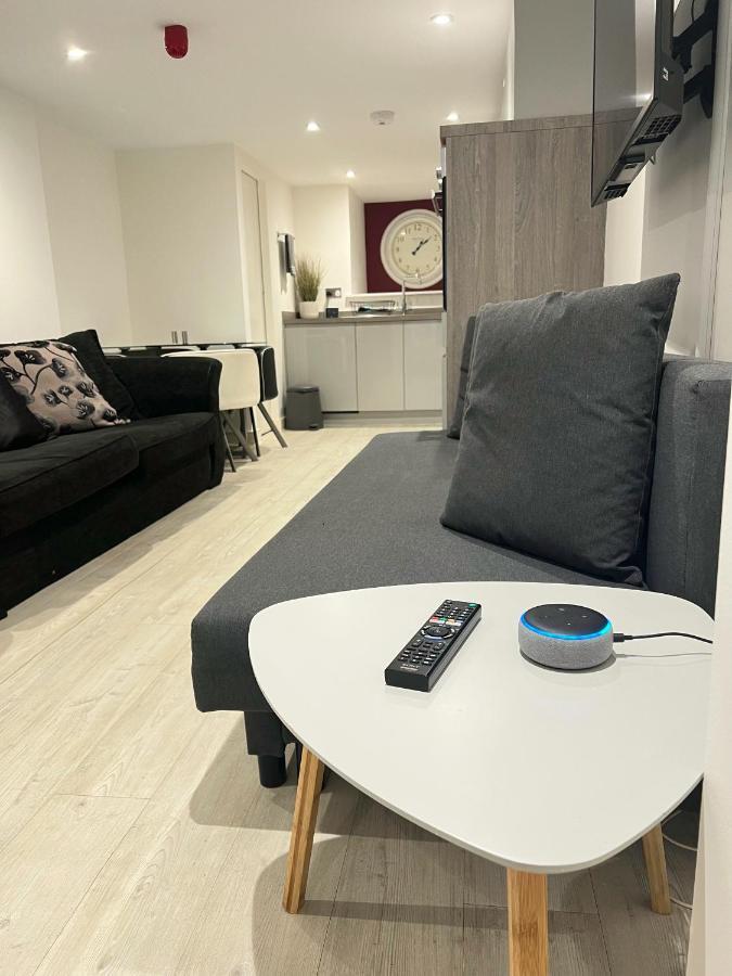 The Snap Pad Boutique Apartment Royal Tunbridge Wells Exterior photo