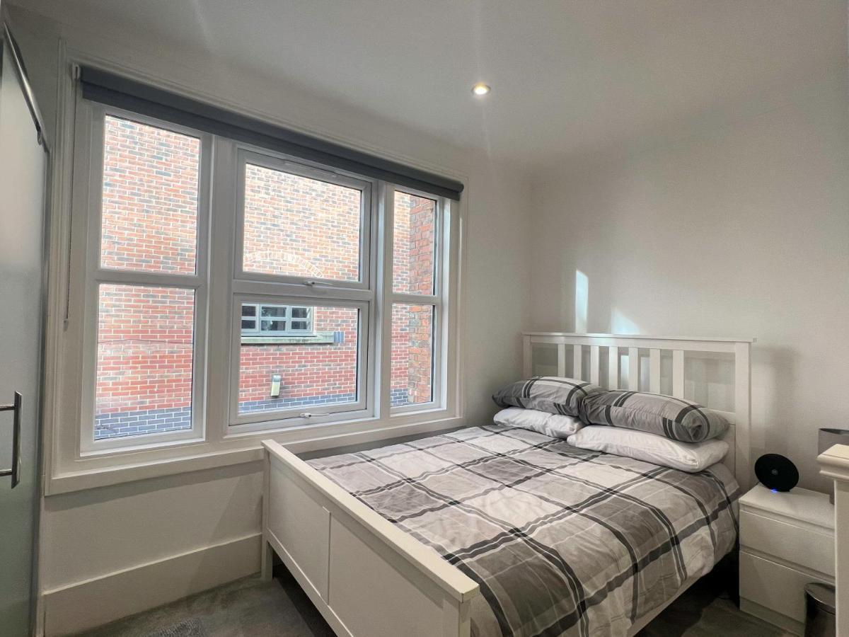 The Snap Pad Boutique Apartment Royal Tunbridge Wells Exterior photo
